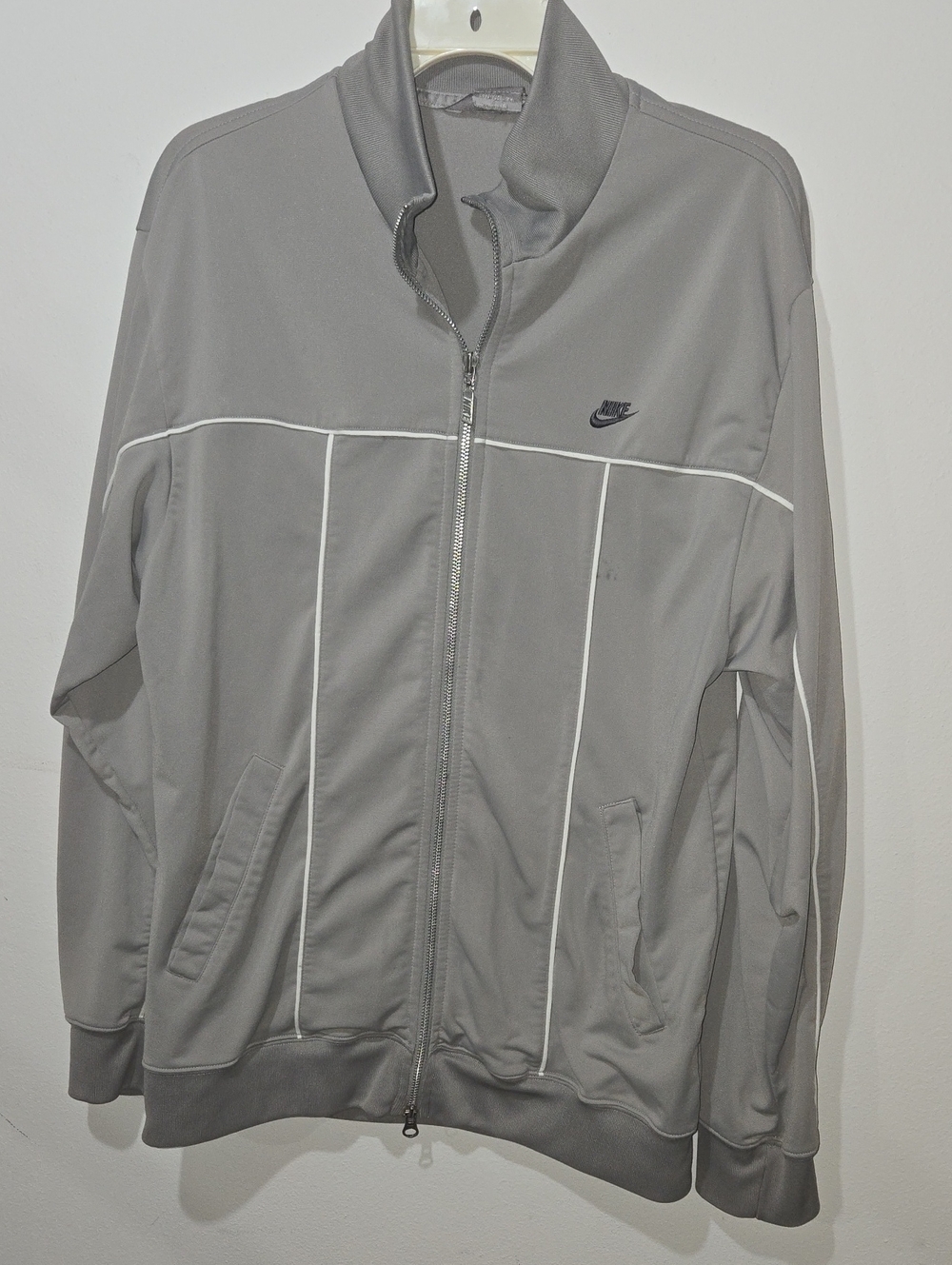 Nike Men’s Light Gray Full-Zip Track Jacket with White Piping